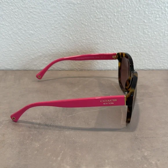 Coach sunglasses - Picture 2 of 3